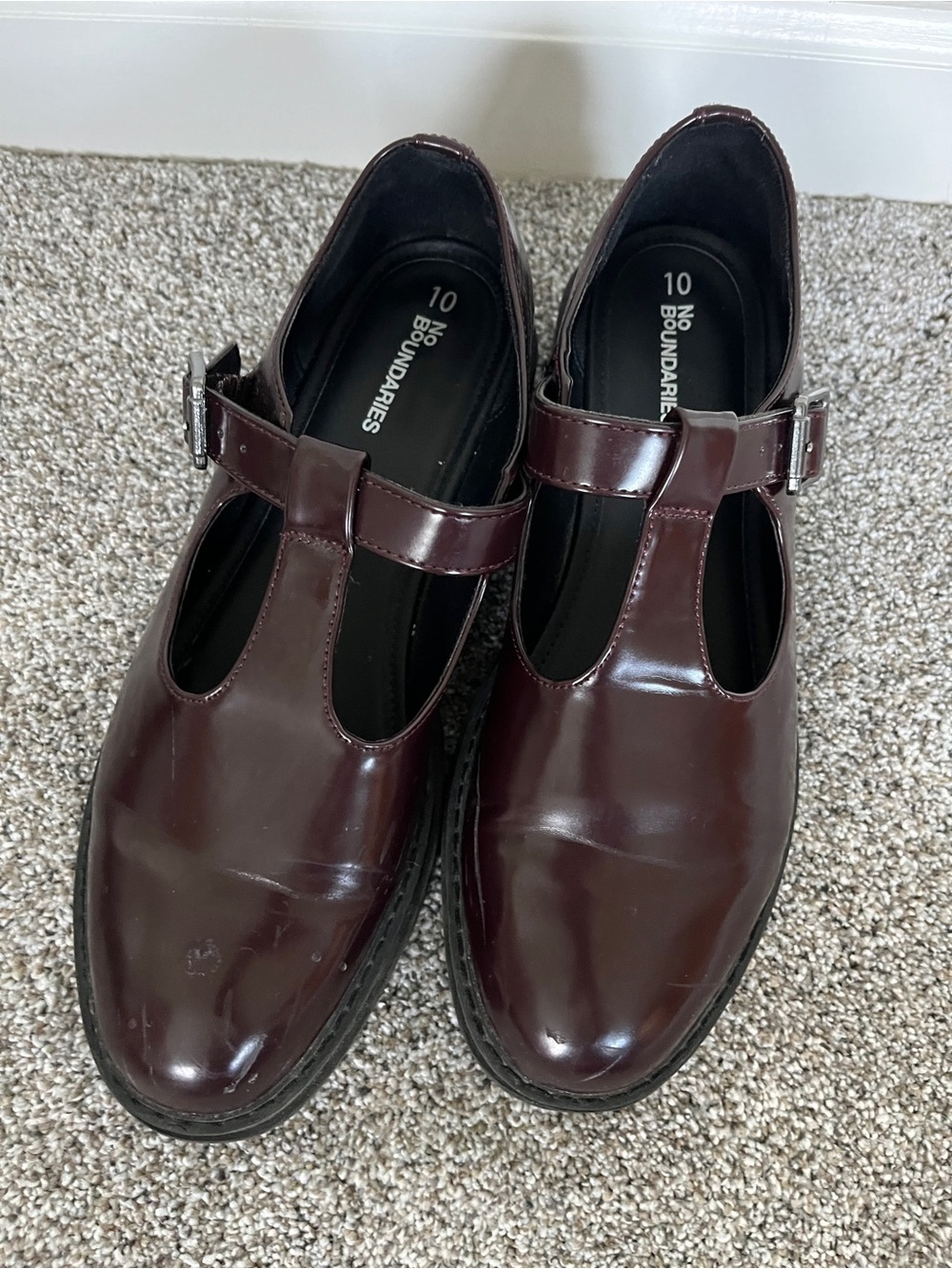 No Boundaries Y2K Burgundy Patent Leather Mary Jane size10
